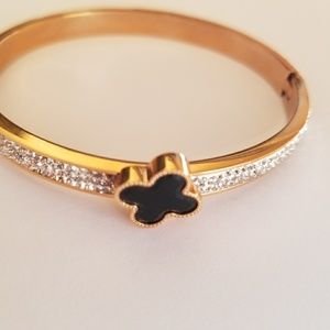 Stainless steel rose gold Bracelet.